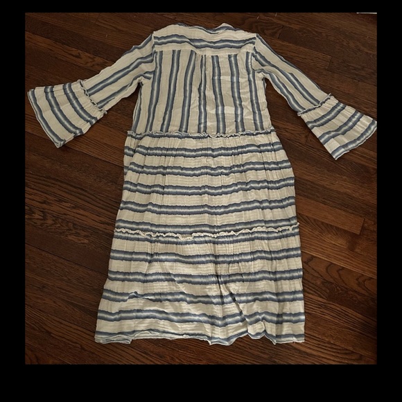 Faherty Dress - Picture 2 of 4